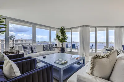 9th floor corner unit with sweeping views of the i