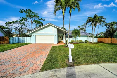 2475 NW 25th Street 1