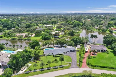 10880 SW 25th St 1