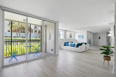 1239 Hillsboro Mile #105 1