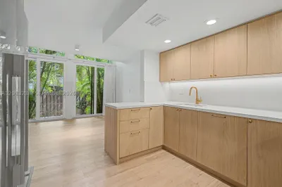 2984 Mary St 1