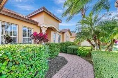 827 SW Grand Reserves Boulevard 1