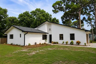 5904 Sunset Boulevard 1