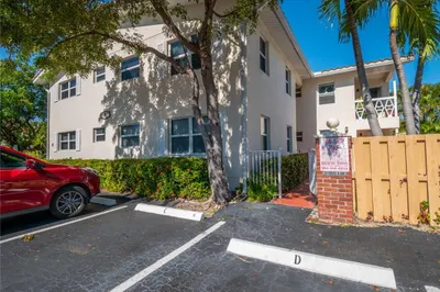 2591 NE 55th Court #202 1