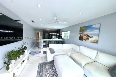 1428 Euclid Ave #207 1