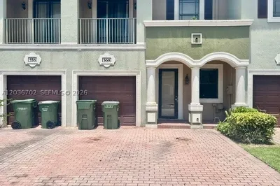 568 NE 35th Ave 1