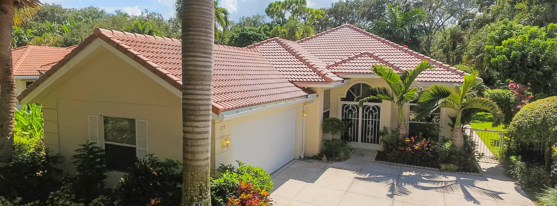 Just Listed | Opulent in Oaks East | 219 E Tall Oaks Circle