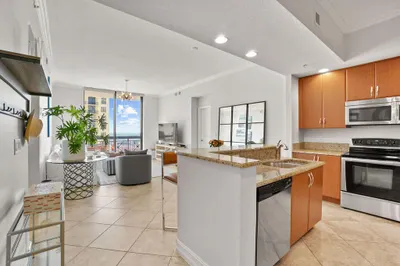 701 S Olive Avenue #1003 1