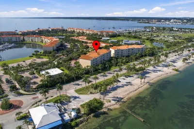 36 HARBOUR ISLE Drive W #303 1