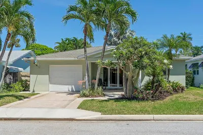 1106 N Lakeside Drive 1