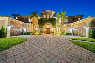 12821 Kapok Ln 1