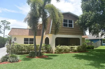 5345 Palm Way 1