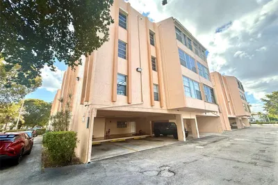 7345 W 4TH Avenue #403 1