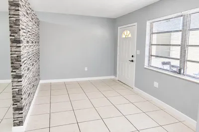 7221 VENETIAN Street #3 1