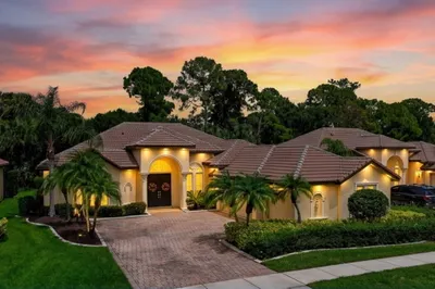838 SW Grand Reserves Boulevard 1