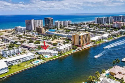 999 N Riverside Drive #11 1