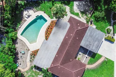 498 NE 28th Road 1