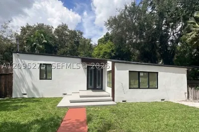 8260 NE 4th Av 1