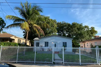 68 NW 45th St 1
