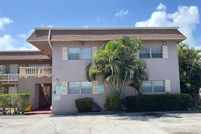 241 SE 9th Ave #109 1
