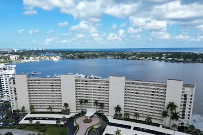 132 Lakeshore Drive #617 1
