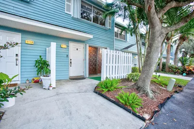 2855 NE 15th Street #2855 1