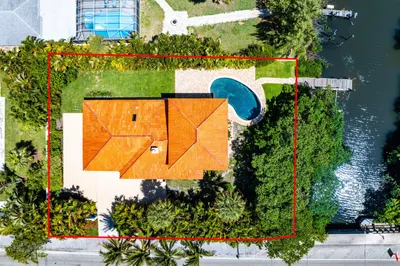 359 E Ocean Avenue 1