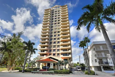 6422 Collins Ave #PH-1 1