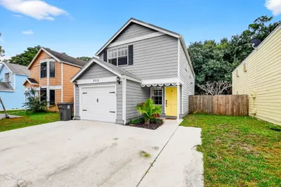 5812 Thisledown Court 1