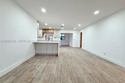 2201 N 54th Ave 1