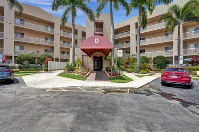 7755 Yardley Dr #111 1