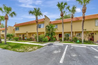 892 SW 9th St Circle ##8 1