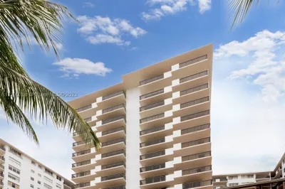 6039 Collins Ave #817 1