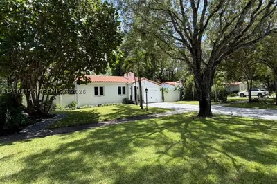 62 NW 105th St 1