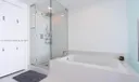 650 NE 32nd St #3601 Photo