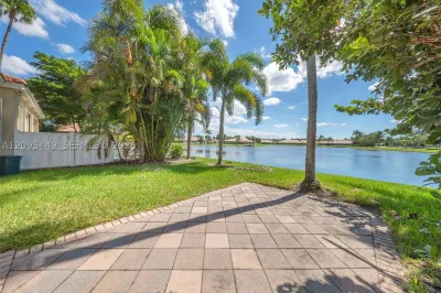 2418 Sandy Cay 1