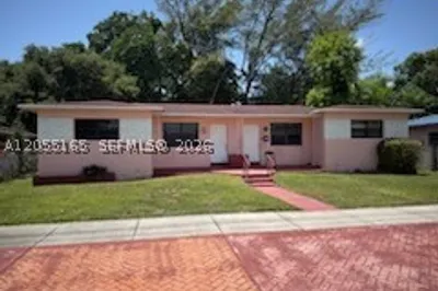 970 NE 133rd St #972 1