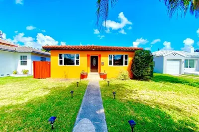 1631 Hollywood Blvd 1