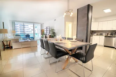 5161 Collins Ave #1101 1
