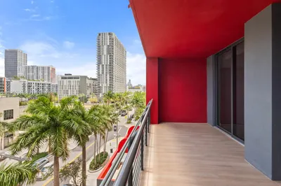 90 NE 32ND ST #506 1