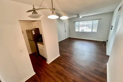 350 S Cypress Road #521 1