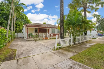 situated in a central location w/shortly distance
