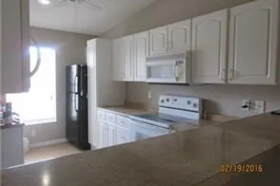 330 Lakewood E #D 1