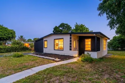 3411 NW 5th Ct 1