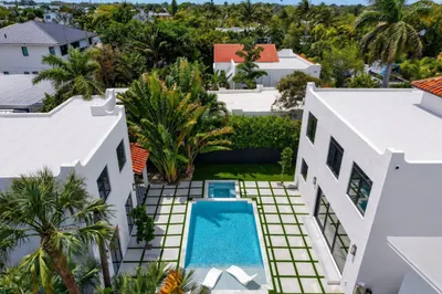 312 Plymouth Road 1