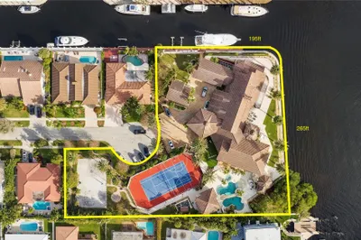 3100 NE 46th Street 1