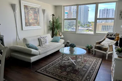 201 N Ocean Boulevard #302 1
