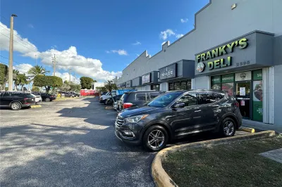 CORNER  FRANKY 26 AVE  AND 84 ST HIALEAH