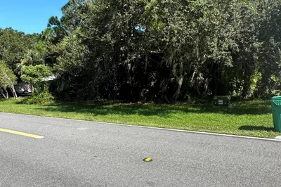8250 Fort Pierce Boulevard 1