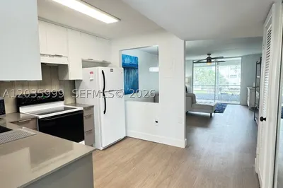 8300 Sunrise Lakes Blvd #212 1